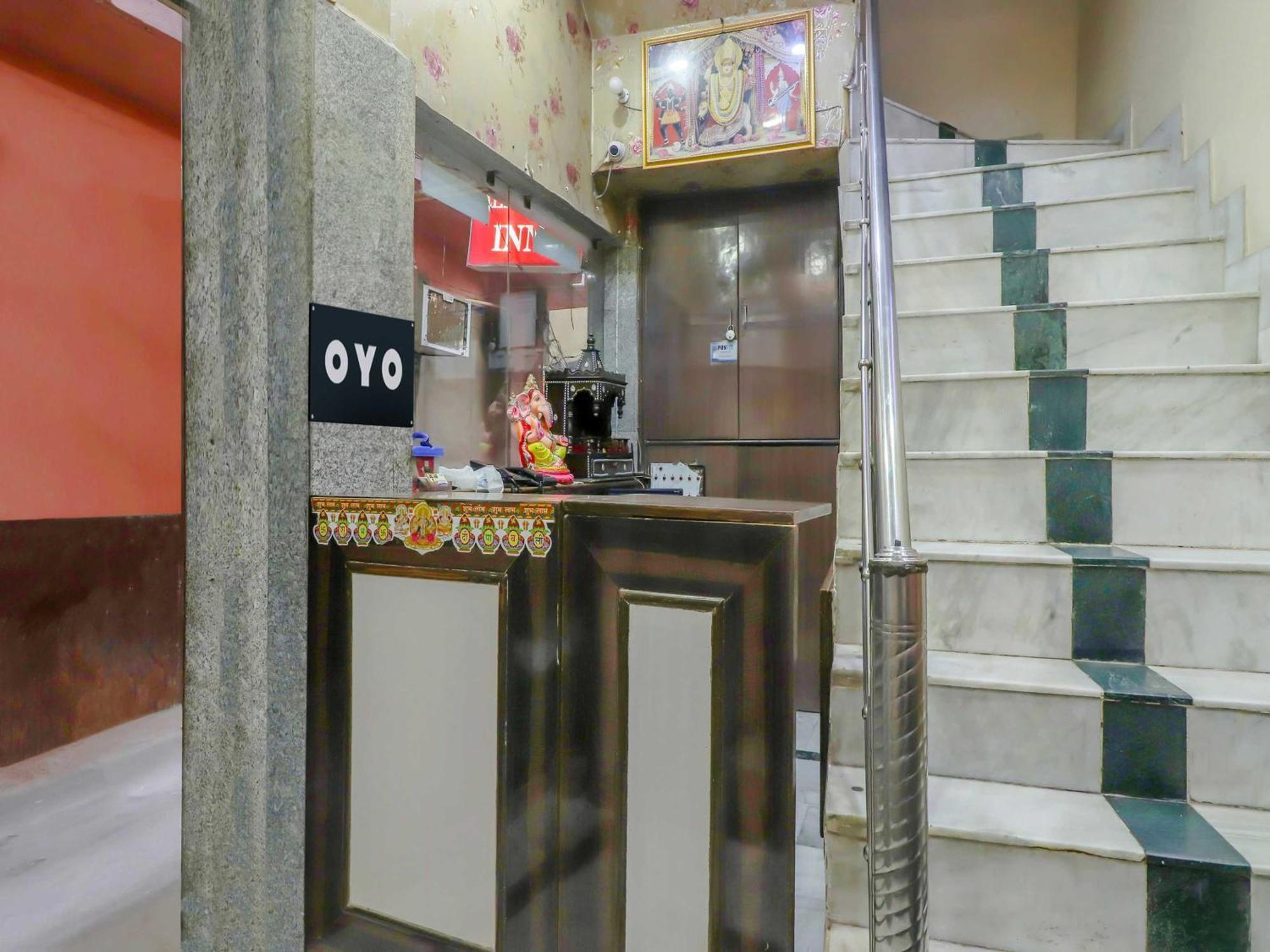 Oyo Flagship 81569 The Red Rose Inn Nova Deli Exterior foto